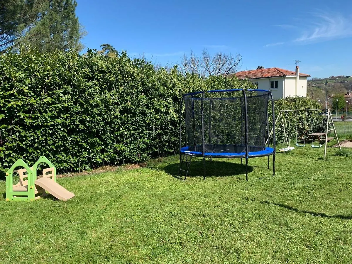 L'Albizia Maison dans un lieu paisible avec jardin et pétanque classé 4 étoiles Villa Saint-Benoit-de-Carmaux 0*,  Francia